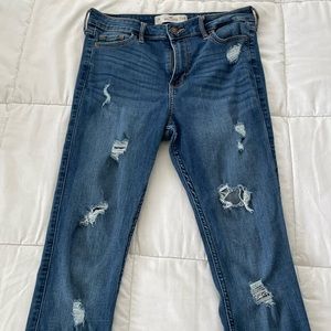 The picture had to be cropped but the jeans are longer than the pic